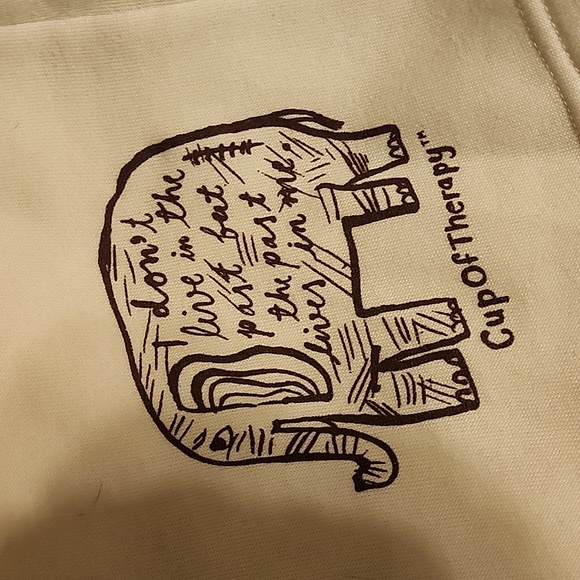 Cream sweat shorts - Picture 2 of 3